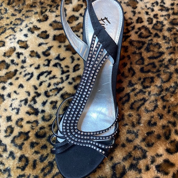 Heels - Picture 3 of 5